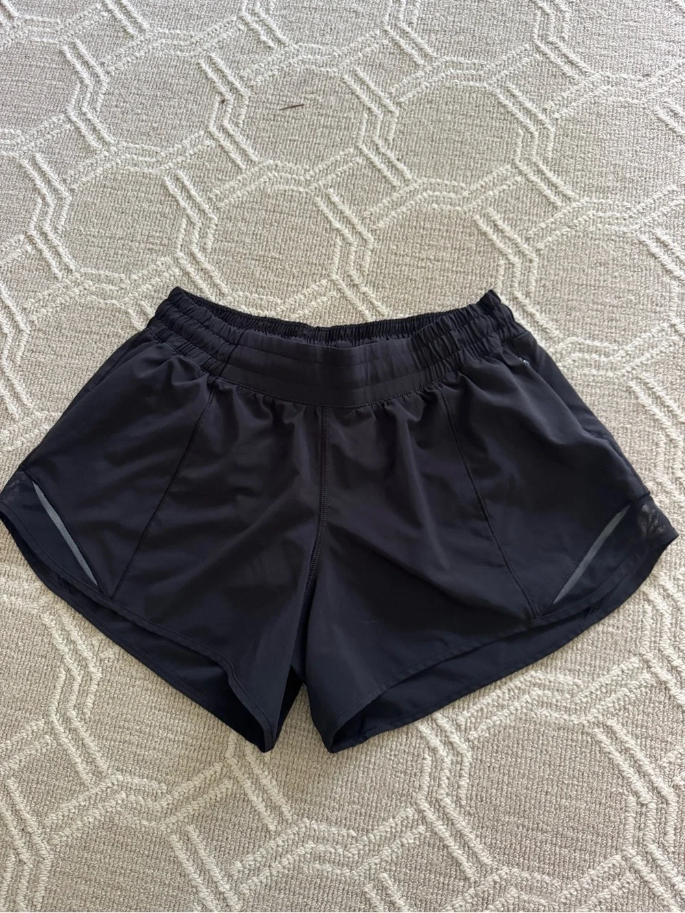 Black Lululemon Women's Hotty hot shorts 2.5